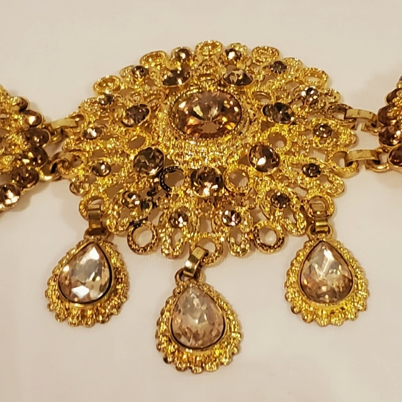 Charmed Pendant Golden Belt main image 4